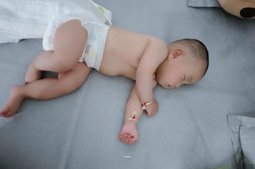 克孜勒苏柯尔克孜三个月宝宝身高体重